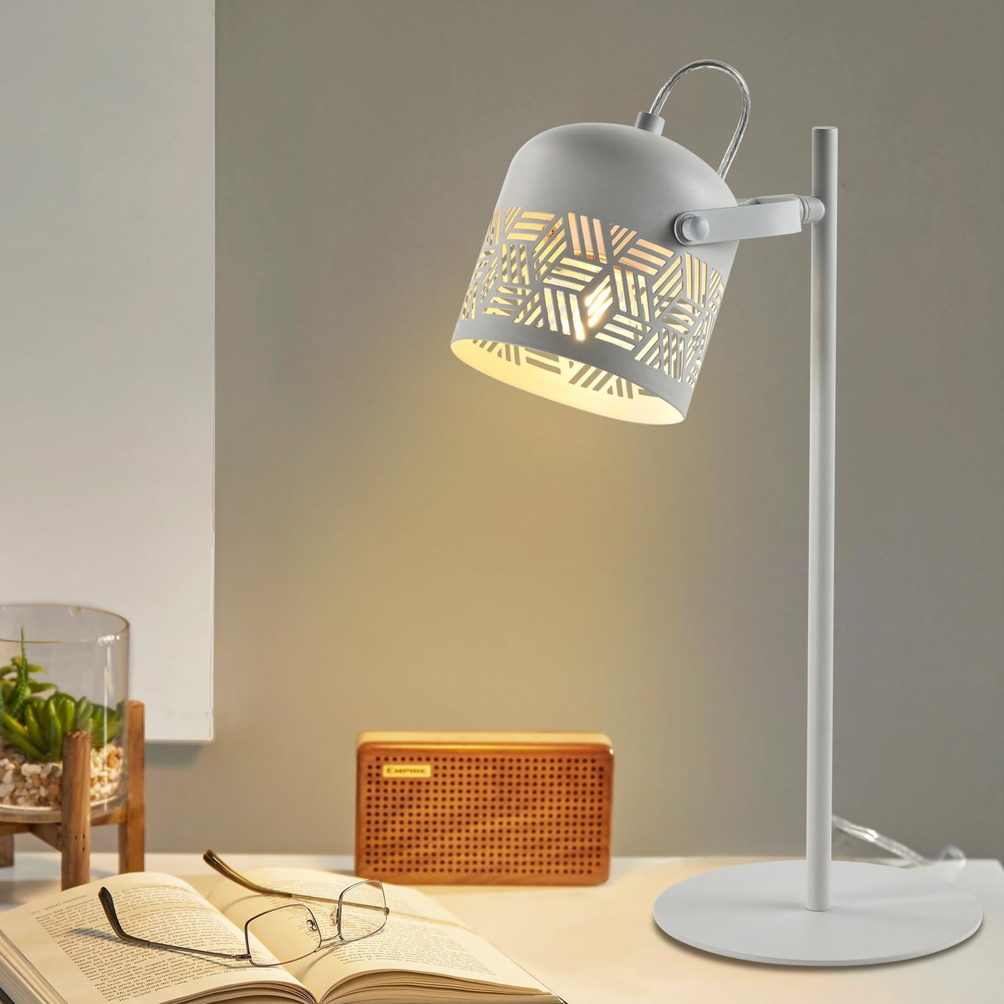 LQWELL® LED Table Lamp, Retro Palace Style Table Lamp, E27 Bedside Lamp, Metal Desk Lamp Dining Table Lamp for Bedroom Dining Room Library Museum Studio Office Bar Shop Decor